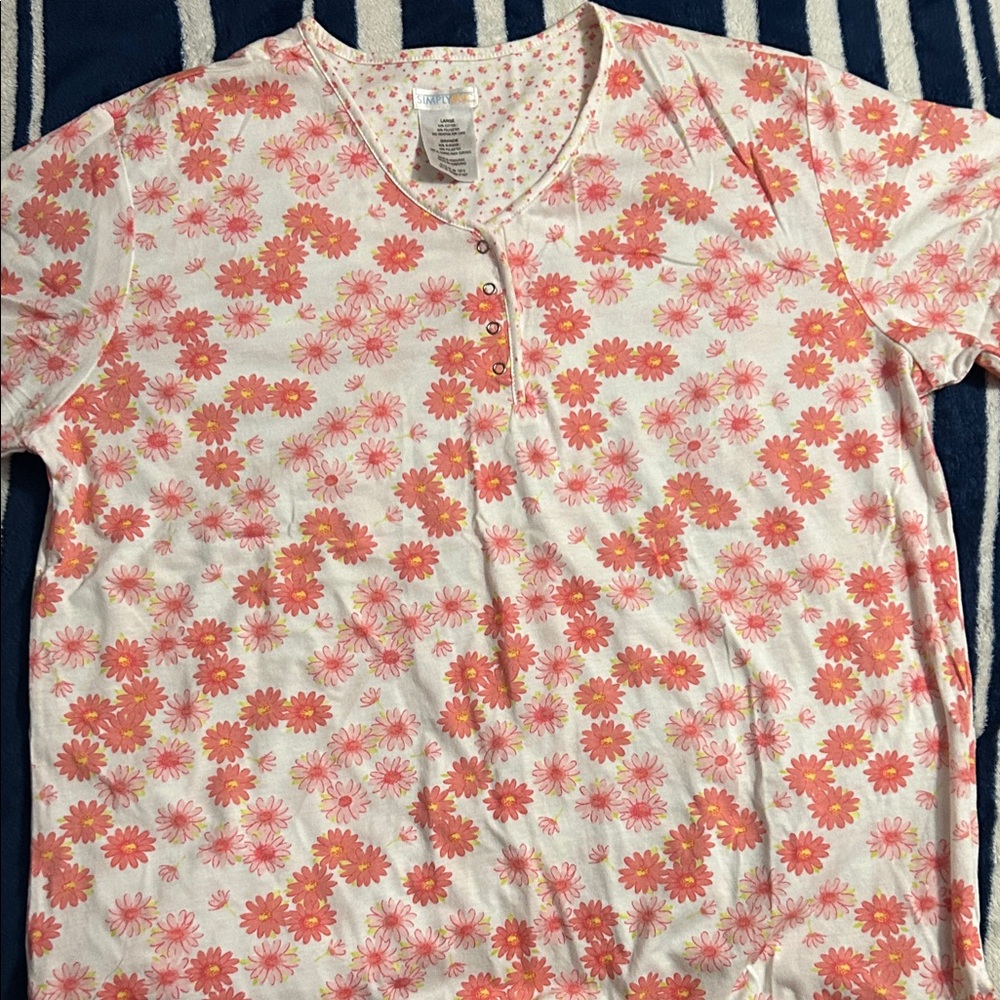 Simply Basic Floral Print V-Neck Top Sz Large